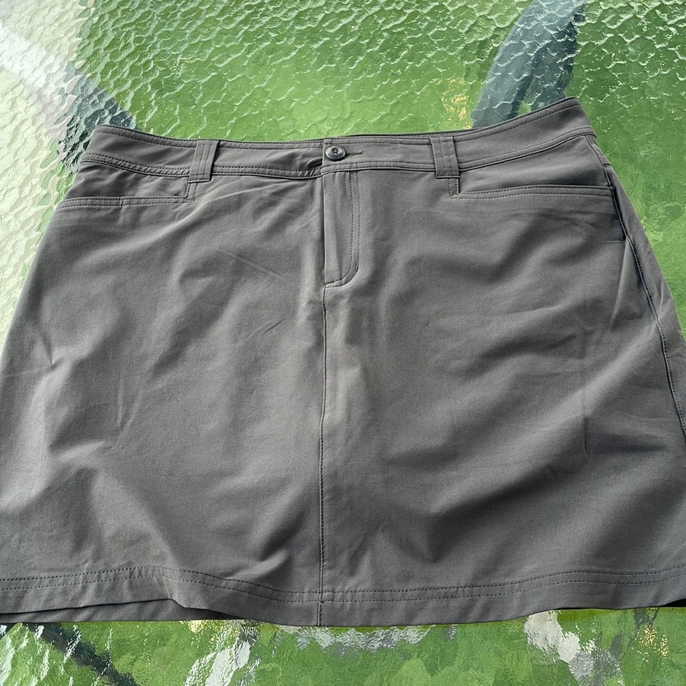 Eddie Bauer skort